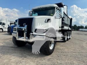 2025 VOLVO VHD64F300 9023270811