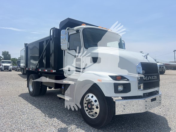 2024 MACK MD7 - image 3 of 6