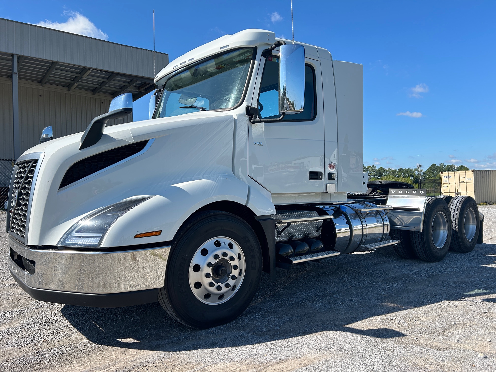 2025 Volvo VNL 300 SN685389 Fuel Hauler spec - image 1 of 6