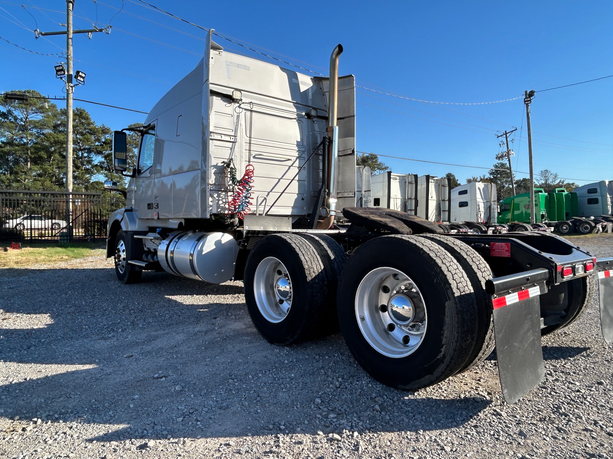 2018 Volvo VNL 630 4V4NC9EH8JN893351 720,704 MI. - image 6 of 6