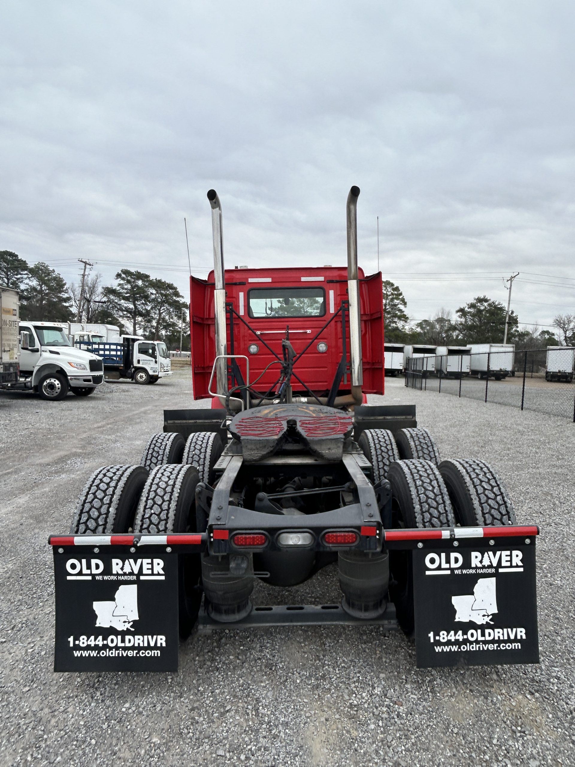 2020 Volvo VNR 300 LN270274 Fuel Hauler spec 400K mi. - image 6 of 6