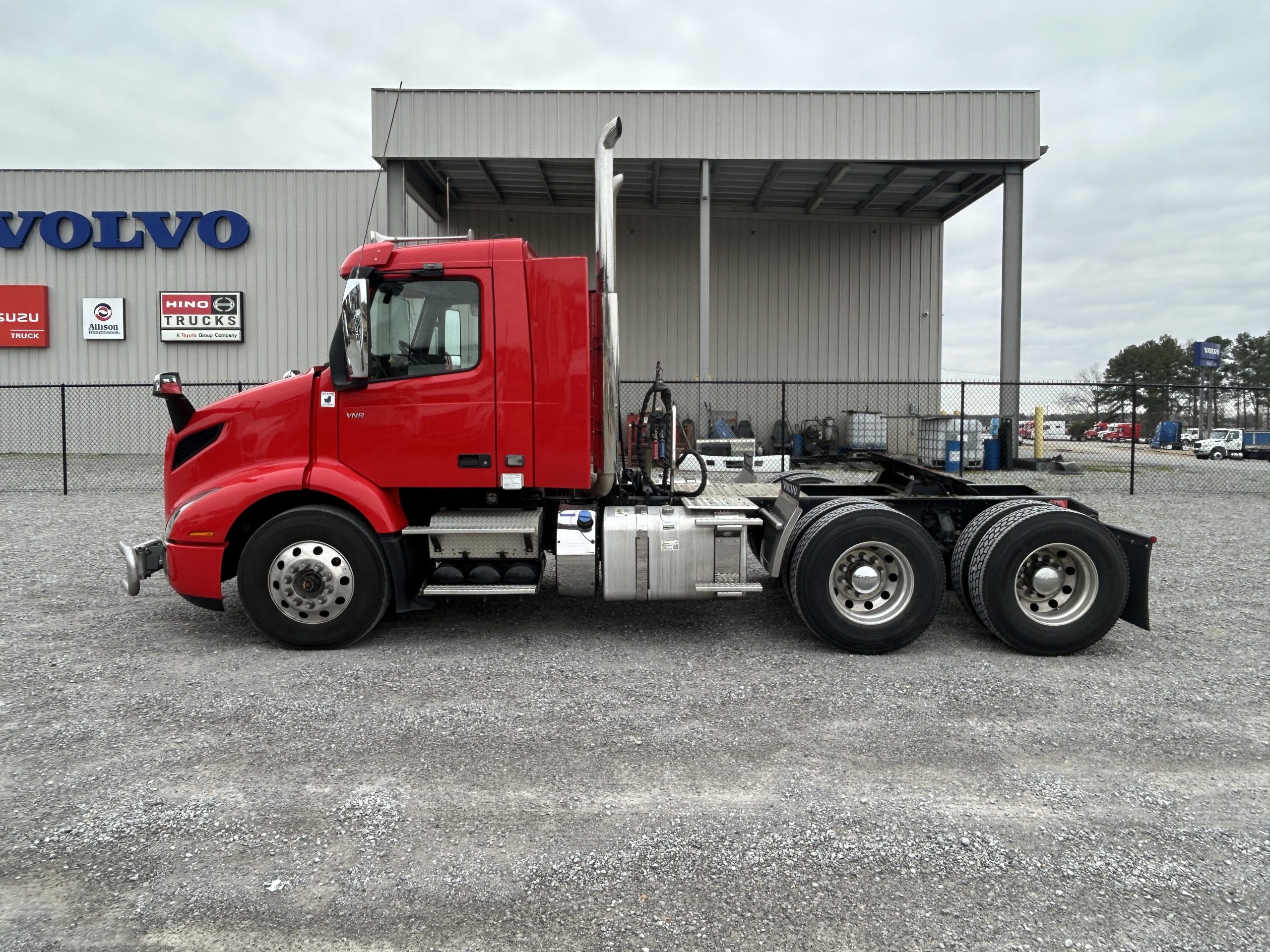 2020 Volvo VNR 300 LN270274 Fuel Hauler spec 400K mi. - image 3 of 6