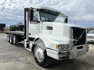 2018 VOLVO VHD84B300 9037613422