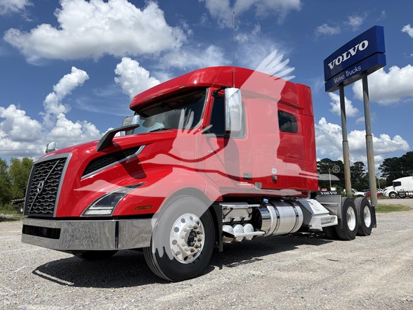 2021 VOLVO VNL64T740 - image 1 of 6