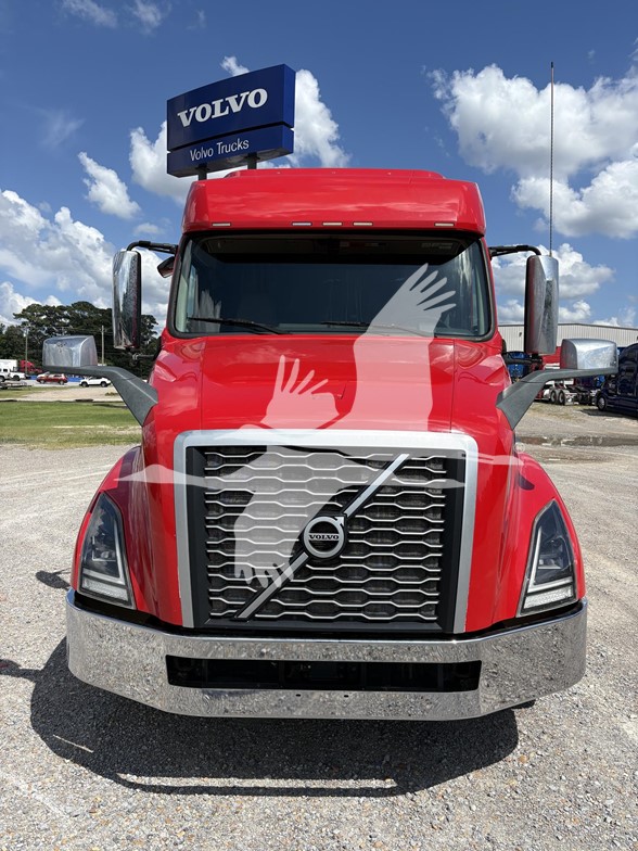 2021 VOLVO VNL64T740 - image 2 of 6
