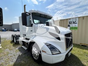 2021 VOLVO VNR64T300 10004897824