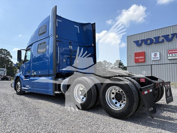2024 VOLVO VNL64T860 - image 4 of 6