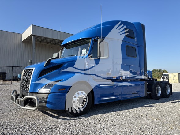 2023 VOLVO VNL64T860 - image 1 of 6