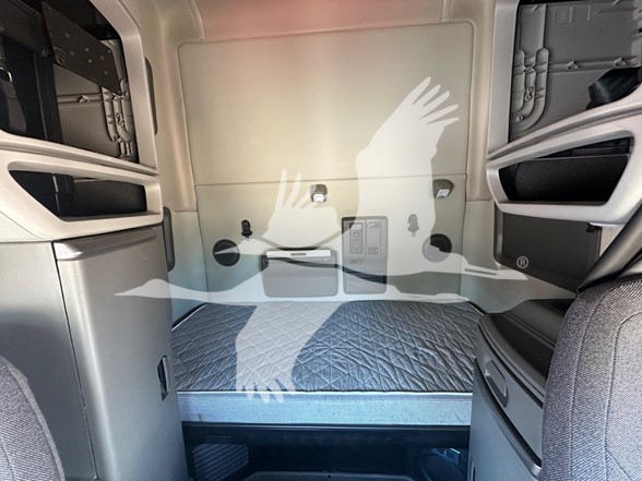 2022 VOLVO VNL64T760 10013580537 2022 VOLVO VNL64T760 10013580537