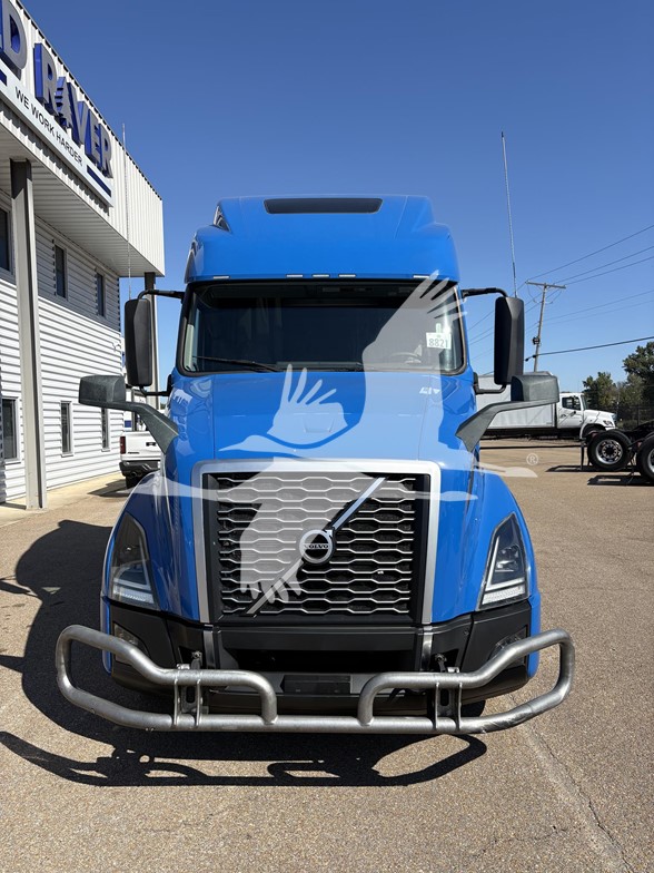 2024 VOLVO VNL64T860 - image 2 of 6