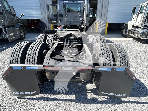 2026 MACK PIONEER 64T - image 4 of 6