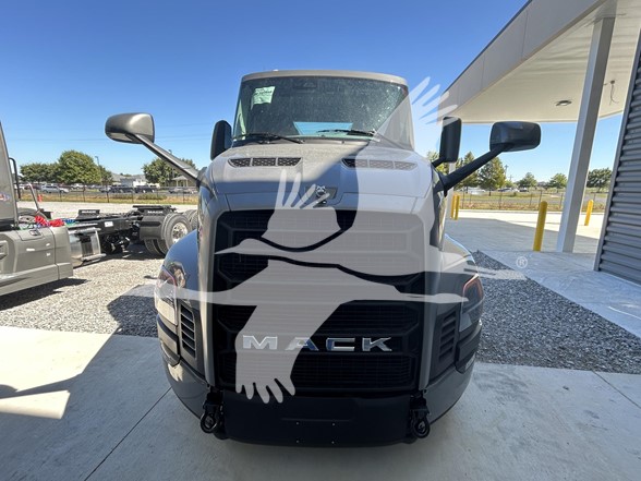 2026 MACK PIONEER 64T 10015237054 2026 MACK PIONEER 64T 10015237054