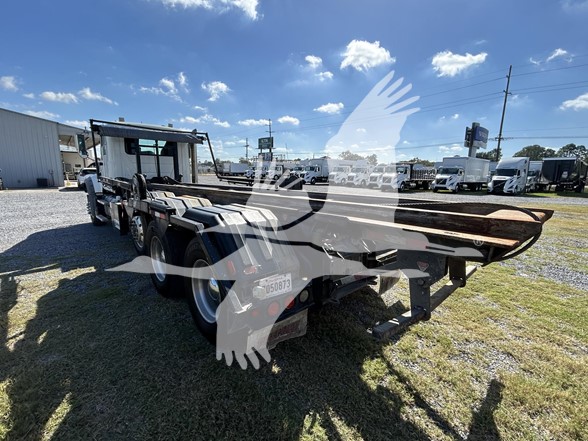 2019 MACK GRANITE 84FR - image 3 of 6