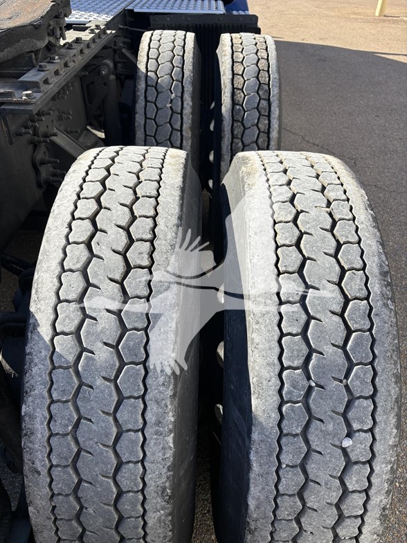 2023 VOLVO VNL64T860 10017782555 2023 VOLVO VNL64T860 10017782555