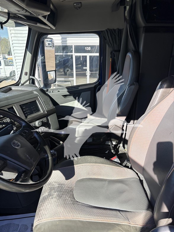 2023 VOLVO VNL64T860 10017782658 2023 VOLVO VNL64T860 10017782658