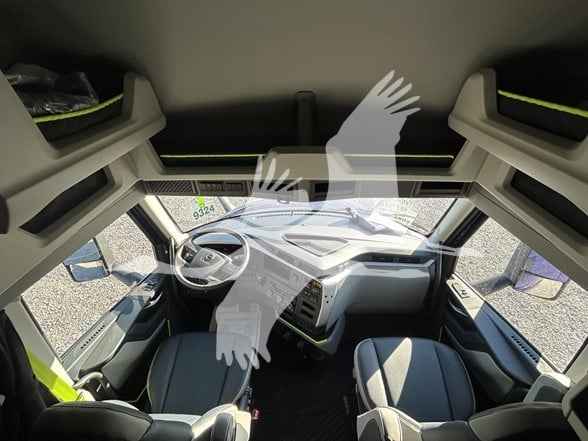 2026 VOLVO VNL64T860 - image 4 of 6