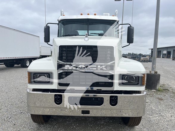 2026 MACK PINNACLE 64T - image 2 of 6