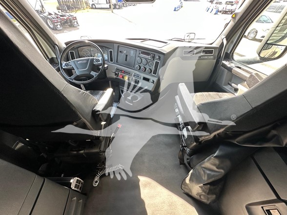 2023 FREIGHTLINER CASCADIA 126 10025050895 2023 FREIGHTLINER CASCADIA 126 10025050895