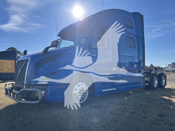 2023 VOLVO VNL64T860 2023 VOLVO VNL64T860 - image 2 of 6