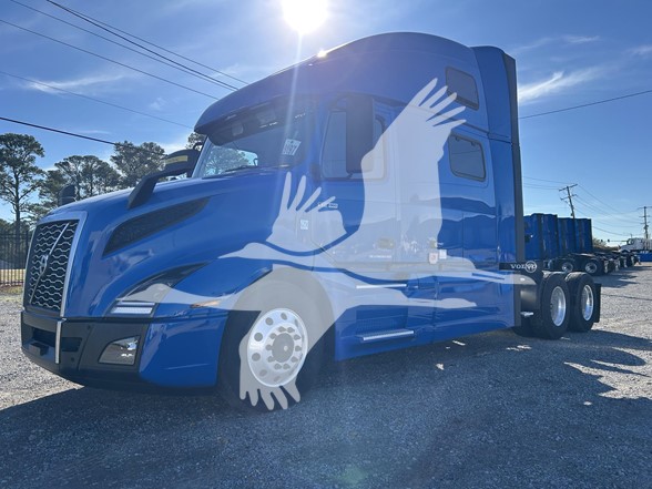 2024 VOLVO VNL64T860 2024 VOLVO VNL64T860 - image 2 of 6