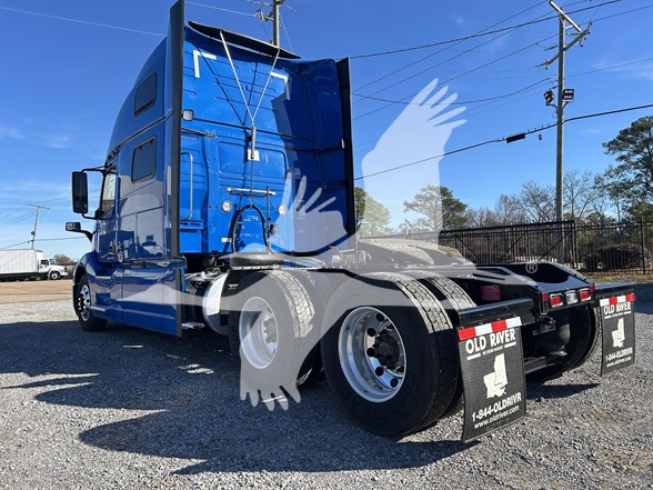 2024 VOLVO VNL64T860 2024 VOLVO VNL64T860 - image 4 of 6