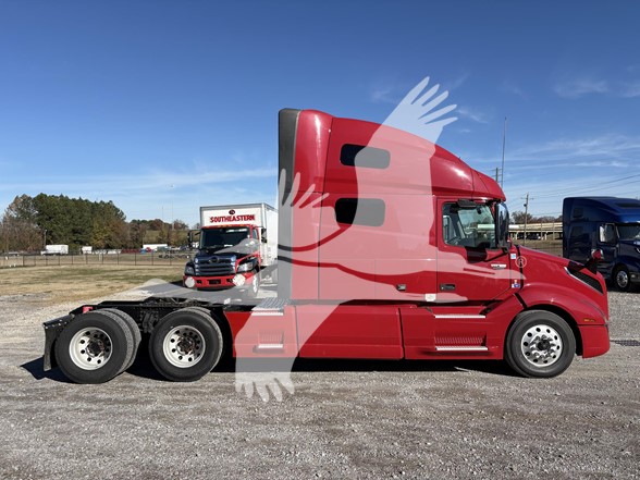 2022 VOLVO VNL64T760 2022 VOLVO VNL64T760 - image 4 of 6