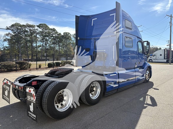 2022 VOLVO VNL64T860 2022 VOLVO VNL64T860 - image 5 of 6