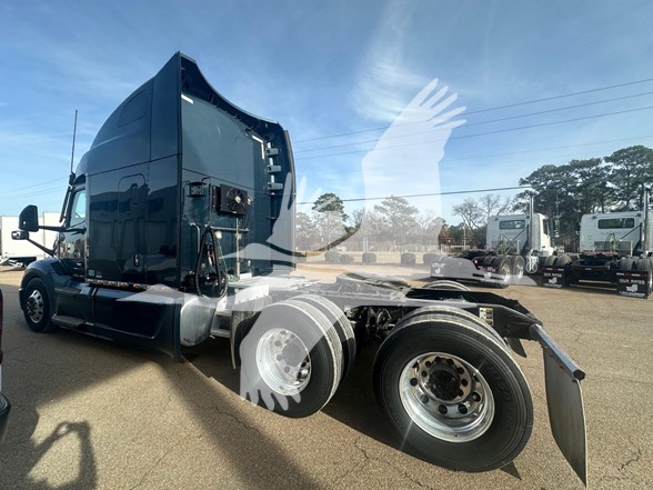 2023 PETERBILT 579 2023 PETERBILT 579 - image 4 of 6