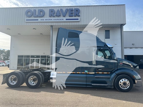 2023 PETERBILT 579 2023 PETERBILT 579 - image 1 of 6