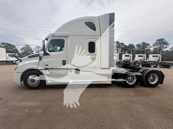 2023 FREIGHTLINER CASCADIA 126 2023 FREIGHTLINER CASCADIA 126 - image 4 of 6