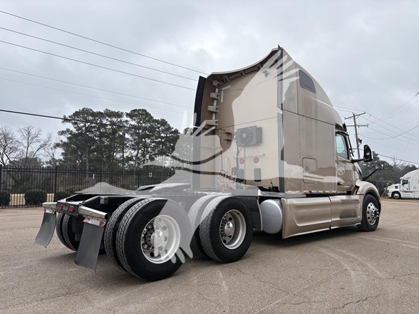 2023 PETERBILT 579 2023 PETERBILT 579 - image 5 of 6