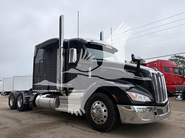 2023 PETERBILT 579 11001616013 2023 PETERBILT 579 11001616013