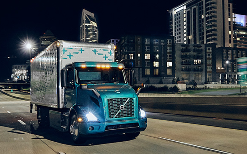 Volvo Trucks 4x2 Straight Truck Volvo Trucks 4x2 Straight Truck - image 3 of 4