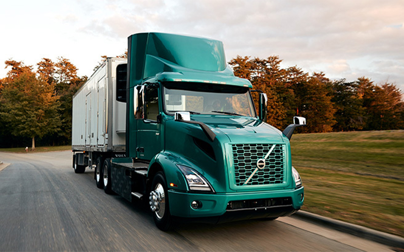 Volvo Trucks 6x2 Tractor Volvo Trucks 6x2 Tractor - image 4 of 4