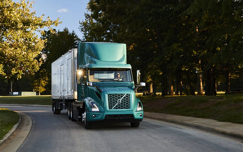 Volvo Trucks 6x4 Straight Truck Volvo Trucks 6x4 Straight Truck - image 4 of 4