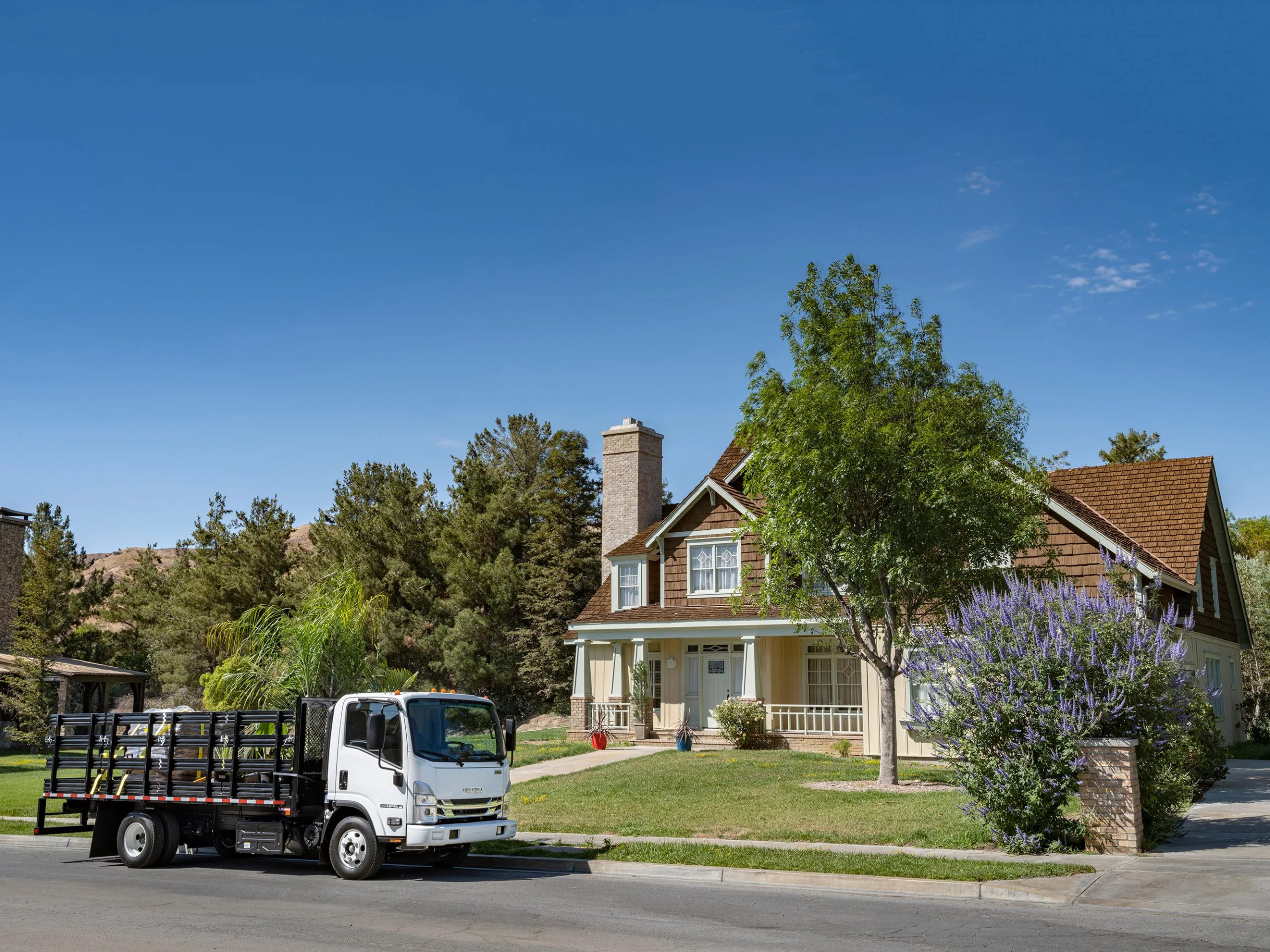 Isuzu NPR-HD Crew Diesel NPR_Curbside_2a_LowRes Isuzu NPR-HD Crew Diesel NPR_Curbside_2a_LowRes