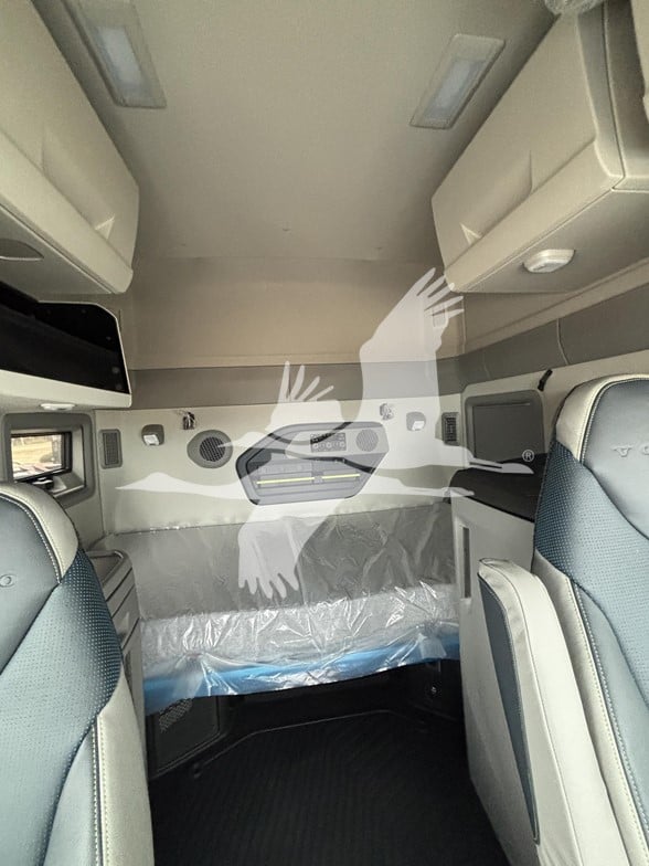 2027 VOLVO VNL64T840 2027 VOLVO VNL64T840 - image 6 of 6