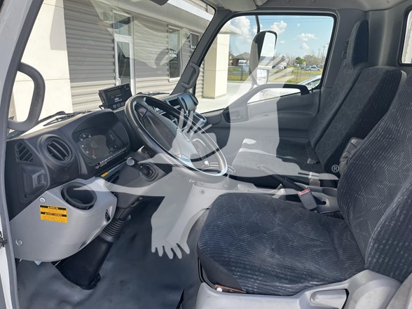 2020 HINO 195 11004542795 2020 HINO 195 11004542795