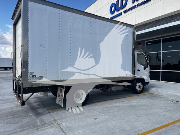 2020 HINO 195 11004542859 2020 HINO 195 11004542859