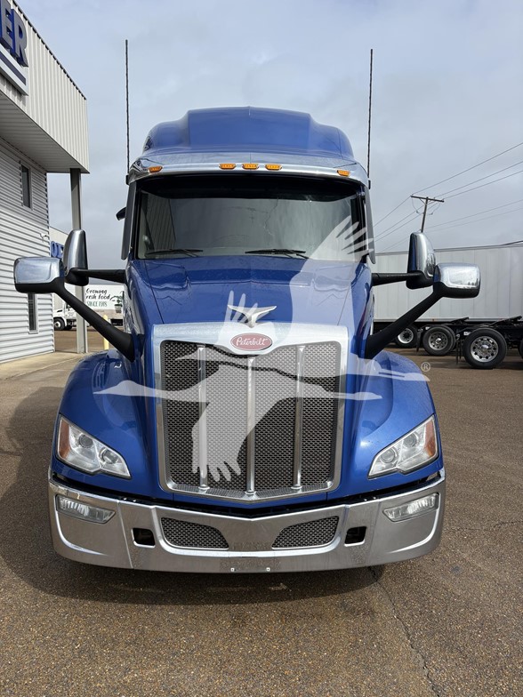 2023 PETERBILT 579 2023 PETERBILT 579 - image 2 of 6