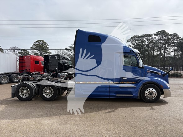 2023 PETERBILT 579 2023 PETERBILT 579 - image 4 of 6