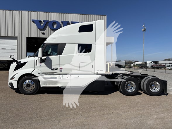 2027 VOLVO VNL64T860 2027 VOLVO VNL64T860 - image 3 of 6