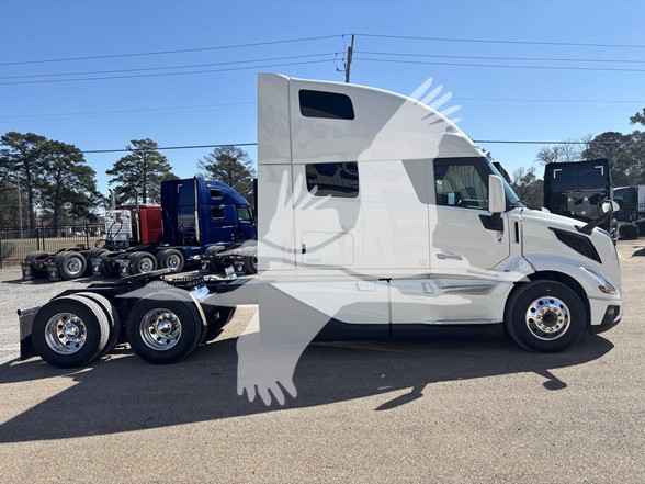 2027 VOLVO VNL64T860 2027 VOLVO VNL64T860 - image 4 of 6