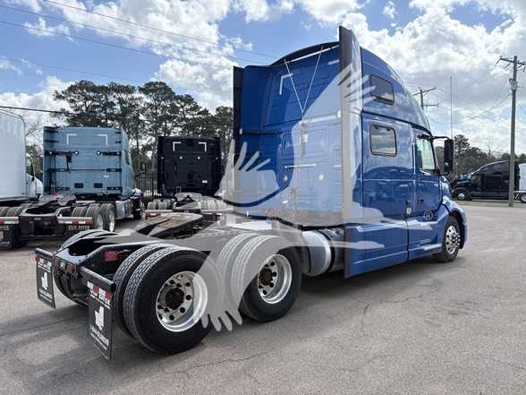 2023 VOLVO VNL64T860 2023 VOLVO VNL64T860 - image 5 of 6