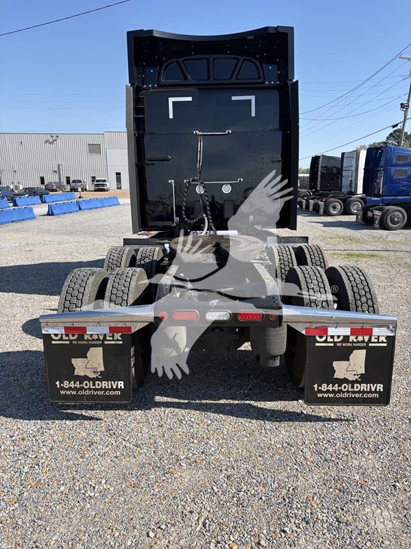 2024 PETERBILT 579 2024 PETERBILT 579 - image 4 of 6