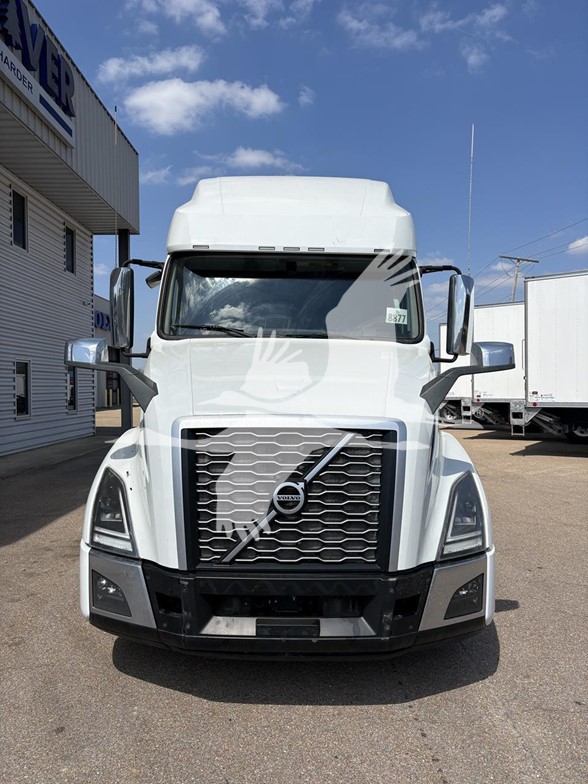 2023 VOLVO VNL64T760 2023 VOLVO VNL64T760 - image 2 of 6