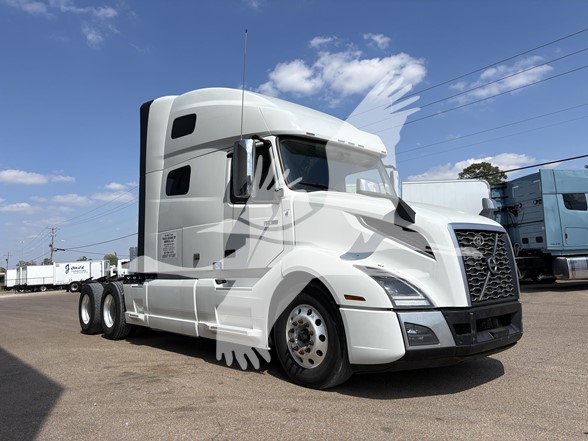2023 VOLVO VNL64T760 2023 VOLVO VNL64T760 - image 3 of 6