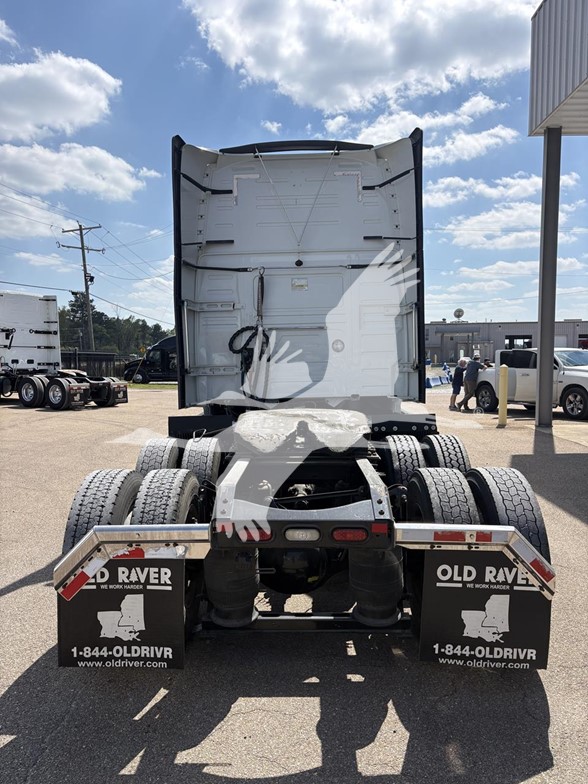 2023 VOLVO VNL64T760 2023 VOLVO VNL64T760 - image 6 of 6