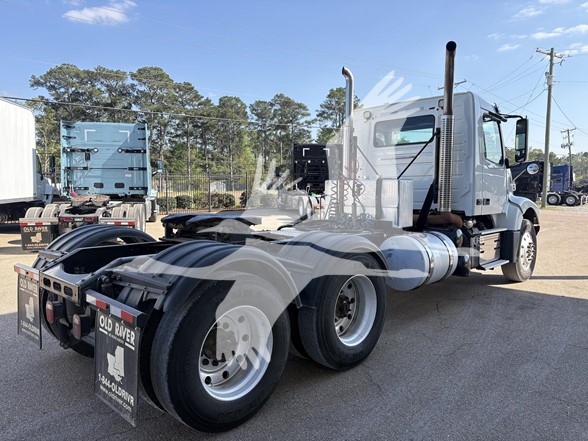 2018 VOLVO VHD64FT300 2018 VOLVO VHD64FT300 - image 5 of 6