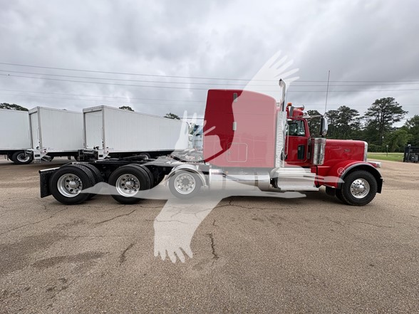 2024 PETERBILT 389 2024 PETERBILT 389 - image 3 of 6